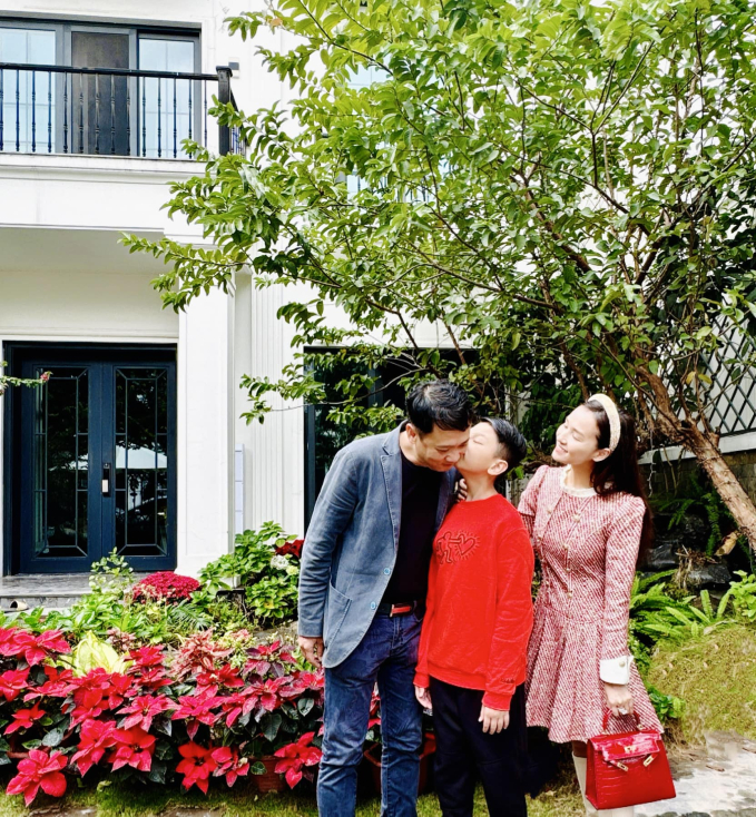 Gia đình Lã Thanh Huyền đang sống trong biệt thự trị giá 2 triệu đô tại Hà Nội