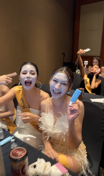 Một số thí sinh review chân thật ngay lúc cuộc thi diễn ra