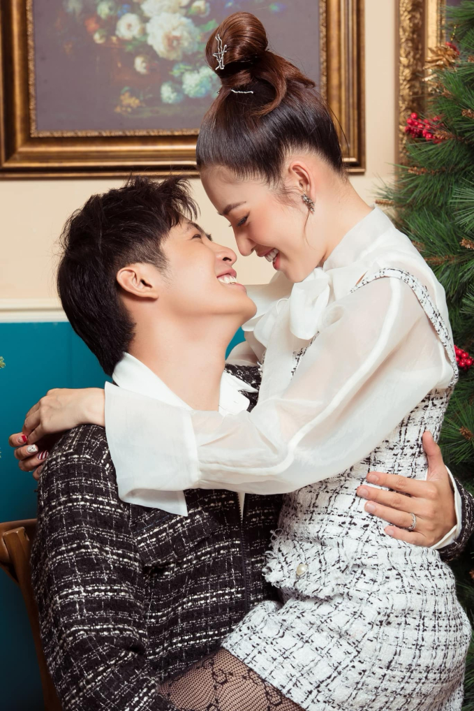 Vào Giáng sinh năm 2019, Puka và Gin Tuấn Kiệt đã có bộ ảnh tình nhân nhưng đến 4 năm sau đó mới thoải mái chia sẻ với cư dân mạng 