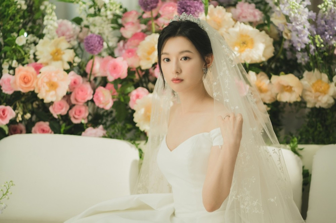 Bộ ảnh cưới của cặp đôi màn ảnh Kim Soo Hyun - Kim Ji Won khiến netizen phát sốt vì được đầu tư rất kỹ lưỡng