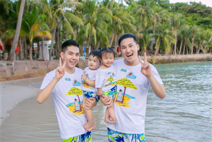 Gia đình nhỏ của Hà Trí Quang và người yêu đồng giới Thanh Đoàn 