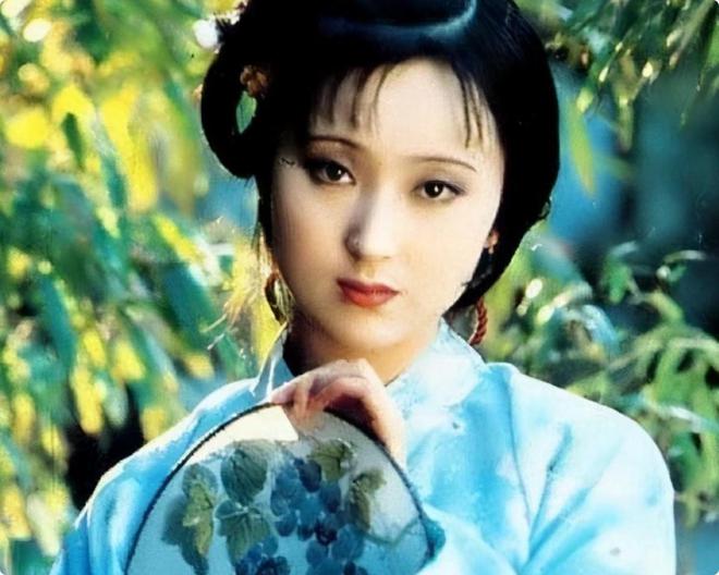  Trần Hiểu Húc được mệnh danh là nữ diễn viên đóng Lâm Đại Ngọc đẹp nhất màn ảnh.