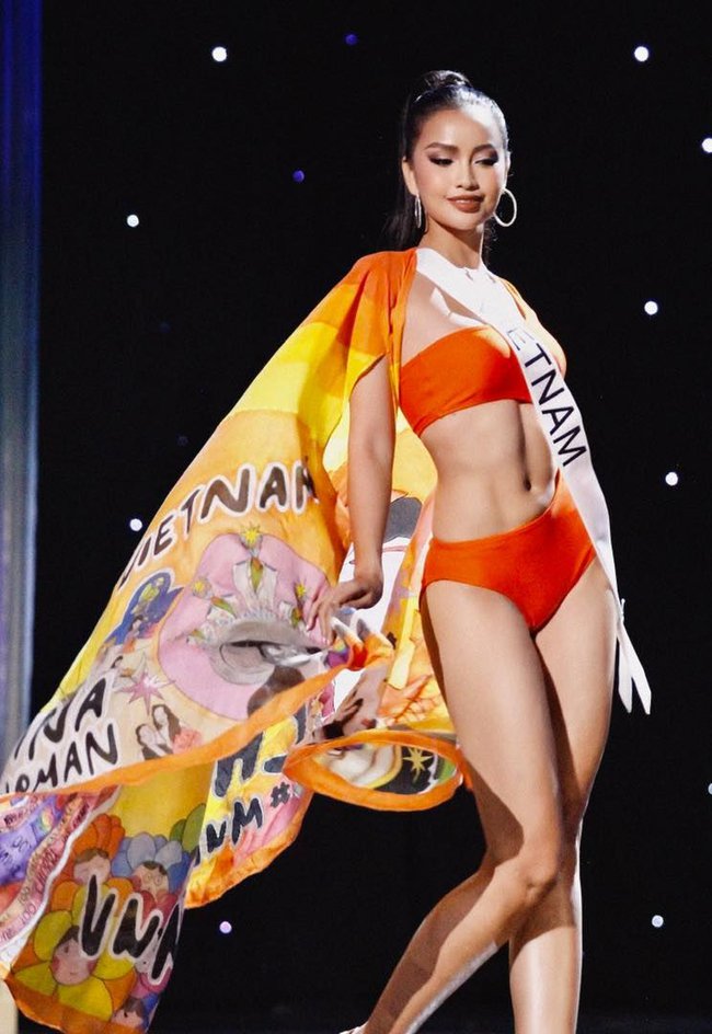 Ngọc Châu gây trầm trồ vì body săn chắc lộ hẳn cơ bụng ở Miss Universe 2022