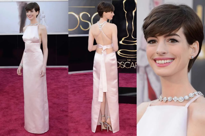 Bộ váy của Anne Hathaway tại Oscar 2013 bị chê hở hang, phản cảm.