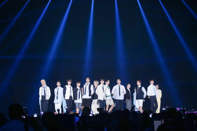  SEVENTEEN đã xoa dịu fan bằng cách tăng thêm 2 đêm concert tại Hàn vào ngày 27-28/4, tổ chức ở World Cup Seoul Stadium với sức chứa lên đến 66 nghìn người