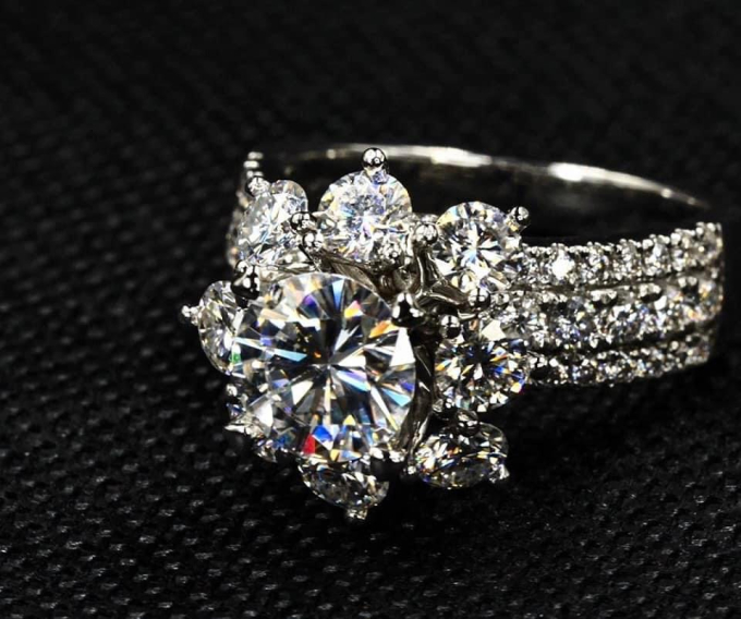  Diễn viên Kiều Anh gây xôn xao khi khoe cận chiếc nhẫn kim cương cỡ “khủng”  