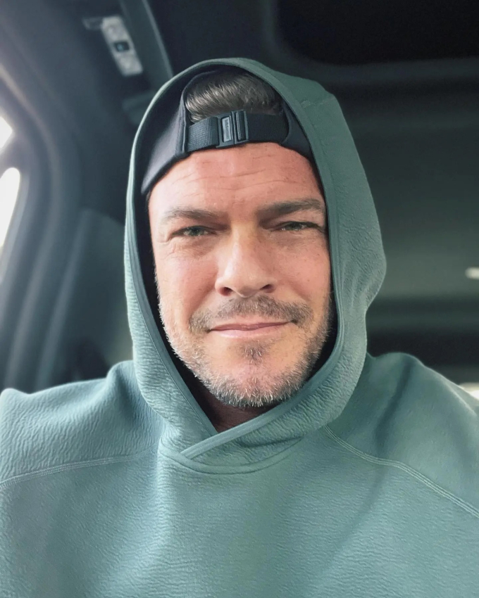 Nam diễn viên Alan Ritchson tiết lộ mắc bệnh tâm lý, từng nghĩ quẩn sau nhiều lần bị quấy rối tình dục.