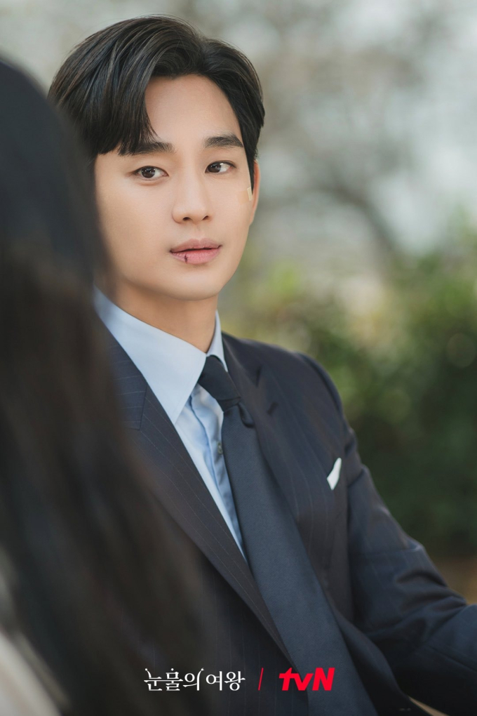 Baeksang 2024: Kim Soo Hyun ẵm 2 đề cử, bom tấn Exhuma càn quét hàng loạt hạng mục