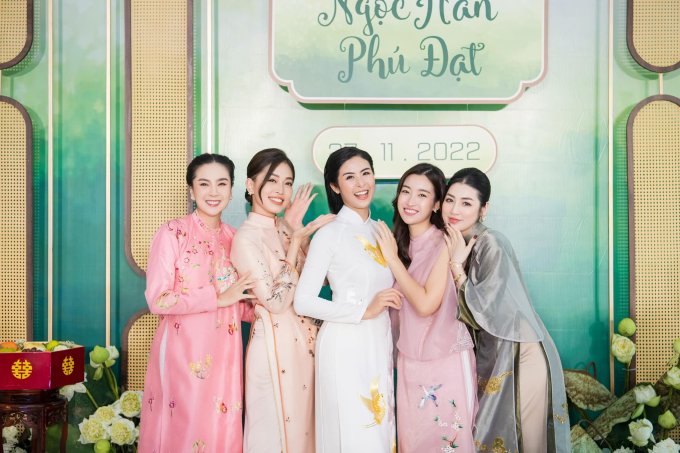 Nhiều Hoa hậu, Á hậu đình đám góp mặt trong tiệc cưới Hoa hậu Ngọc Hân 