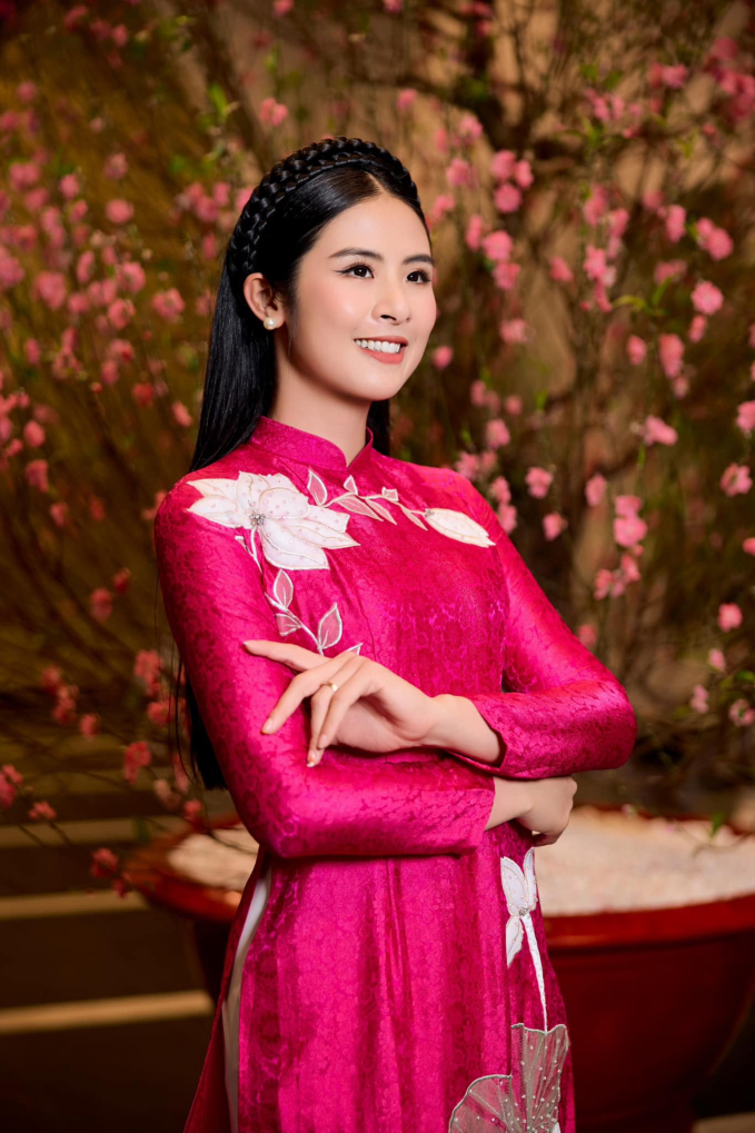 Hoa hậu Ngọc Hân vẫn dự các sự kiện giải trí song song với công việc kinh doanh áo dài 