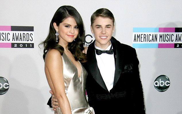 Drama giữa cặp đôi Selena và Justin khiến các fan ngao ngán