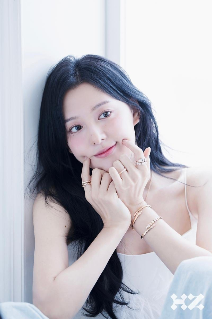 Visual trong sáng như idol thế hệ mới của Kim Ji Won