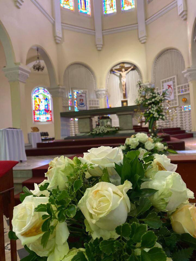 Nghi thức hôn lễ của cả hai được tổ chức trong một nhà thờ tại Đà Lạt