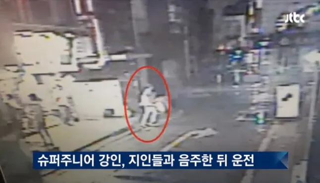 Hình ảnh ghi nhận từ hiện trường vụ tai nạn của Kangin