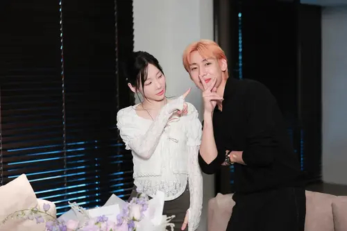 Taeyeon là idol lâu năm của BamBam