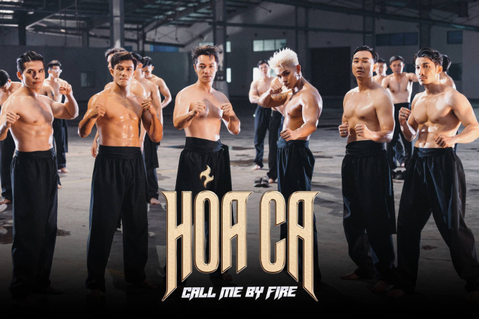 Nam ca sĩ còn có màn khoe body cực hot