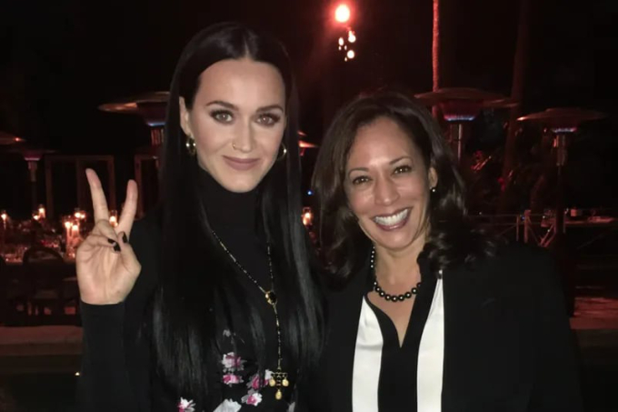 Katy Perry và bà Kamala Harris