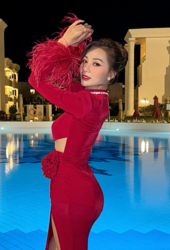Hoàng Kim Chi phủ nhận chuyện câu view, dựa chuyện hám fame và cho biết công việc là sáng tạo nội dung nên phải đăng tải video thường xuyên