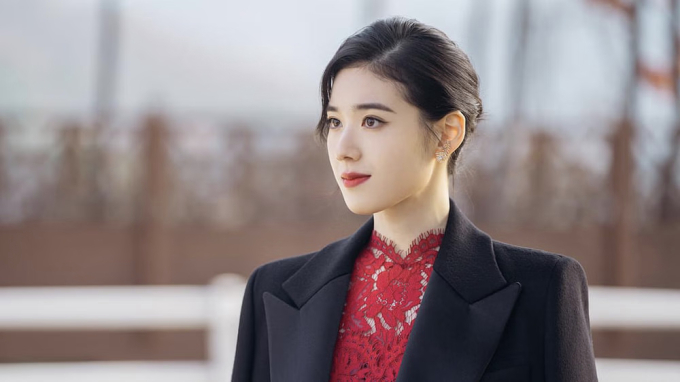 ... không thể tin nổi khi so trạng thái hiện tại với nhan sắc đỉnh cao của cô trong phim Quân vương bất diệt đóng chung với Lee Min Ho vào 2 năm trước