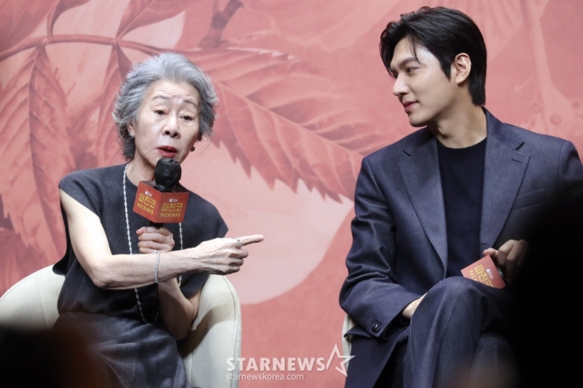 Điểm cộng của Lee Min Ho là sống mũi cao vút. Đây vẫn là một trong những đặc điểm 