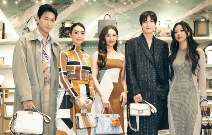 Lần cuối cùng khán giả chứng kiến Lee Min Ho lấy lại được phong độ là dịp anh sự kiện năm 2022 cùng dàn sao đình đám châu Á
