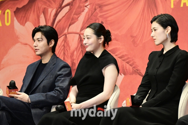 Nhan sắc Lee Min Ho gây sốc