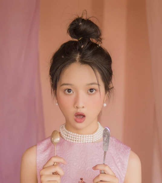 So với thời điểm mới tham gia hoạt động nghệ thuật, có thể thấy Lâm Thanh Mỹ hiện tại đã thay đổi khá nhiều