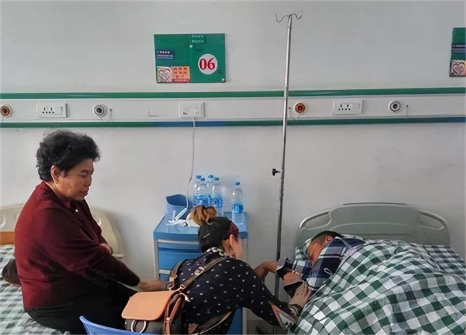 Lý Truyền được họ hàng xa đón về chăm sóc