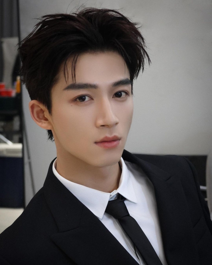Vương Tinh Việt được yêu thích nhờ gương mặt rất hợp đóng phim cổ trang, có thể diễn cả vai phản diện lẫn chính diện