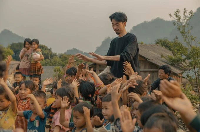   Đen Vâu từng quyên góp hơn 1 tỷ đồng từ doanh thu MV để giúp đỡ trẻ em vùng cao, sinh viên khó khăn   