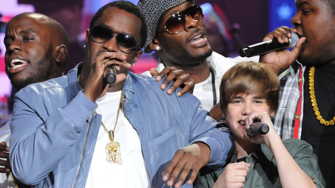 Diddy dìu dắt Justin Bieber từ thời 14 tuổi