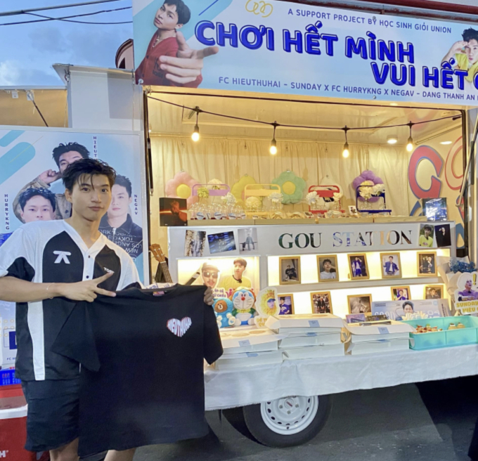  Tuy là anh trai hot nhất nhì show nhưng HIEUTHUHAI cũng không có được một foodtruck cho riêng mình.