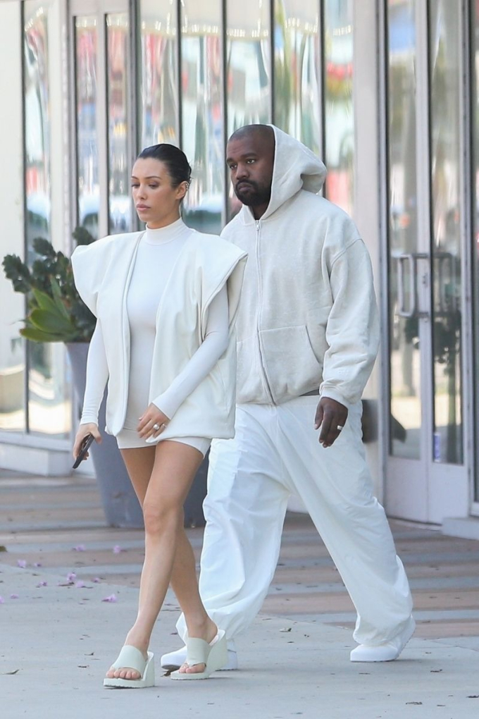 Kanye West và Bianca Censori được tiết lộ đã chia tay vài tuần. Họ đang chuẩn bị ly hôn