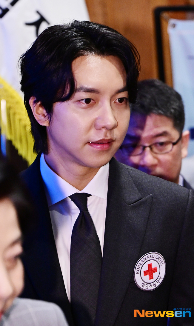 Lần lộ diện gây chú ý gần nhất của Lee Seung Gi