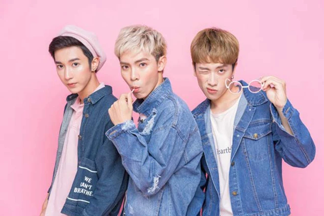   Đội hình debut đầu tiên của Monstar với 3 thành viên bao gồm Key, Erik, Nicky   