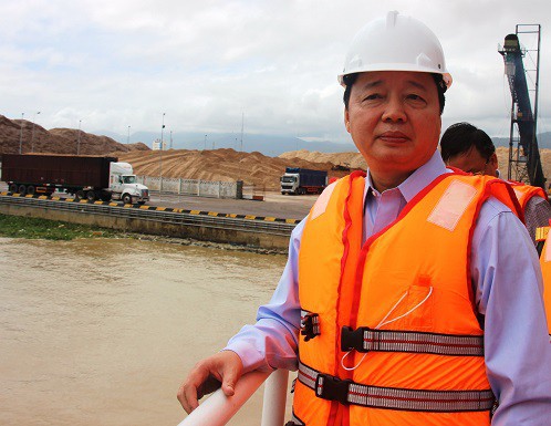  Bộ trưởng Bộ TN-MT Trần Hồng Hà trong chuyến khảo sát trên vùng biển Quy Nhơn.