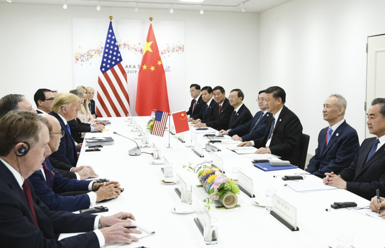   Tổng thống Donald Trump (trái) và Chủ tịch Tập Cận Bình gặp nhau tại TP Osaka – Nhật Bản cuối tháng rồi. Ảnh: Tân Hoa Xã.  