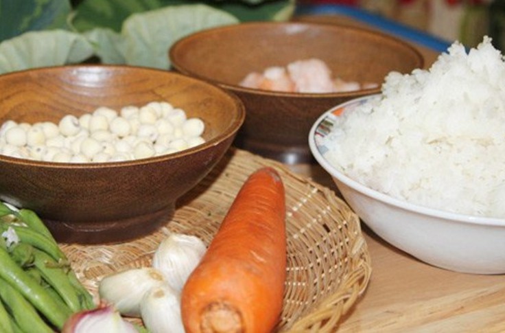 Món ngon mỗi ngày: Cách làm cơm hấp lá sen chuẩn vị xứ Huế