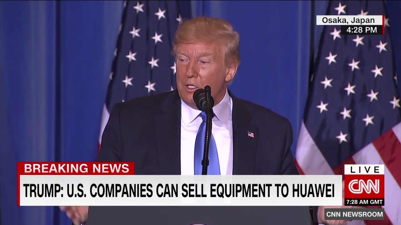 Ông Donald Trump phát biểu tại cuộc họp báo. Ảnh: CNN.