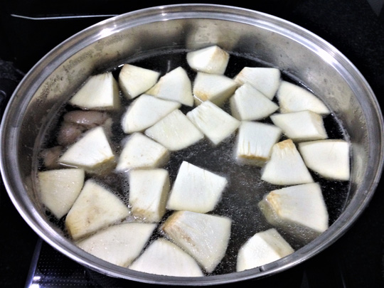 Món ngon mỗi ngày: Cách nấu món chè sa kê với lá dứa đơn giản tại nhà