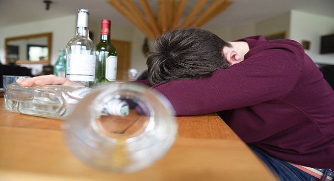 Những cách đơn giản để giải quyết tình trạng nghiện rượu ở giới trẻ