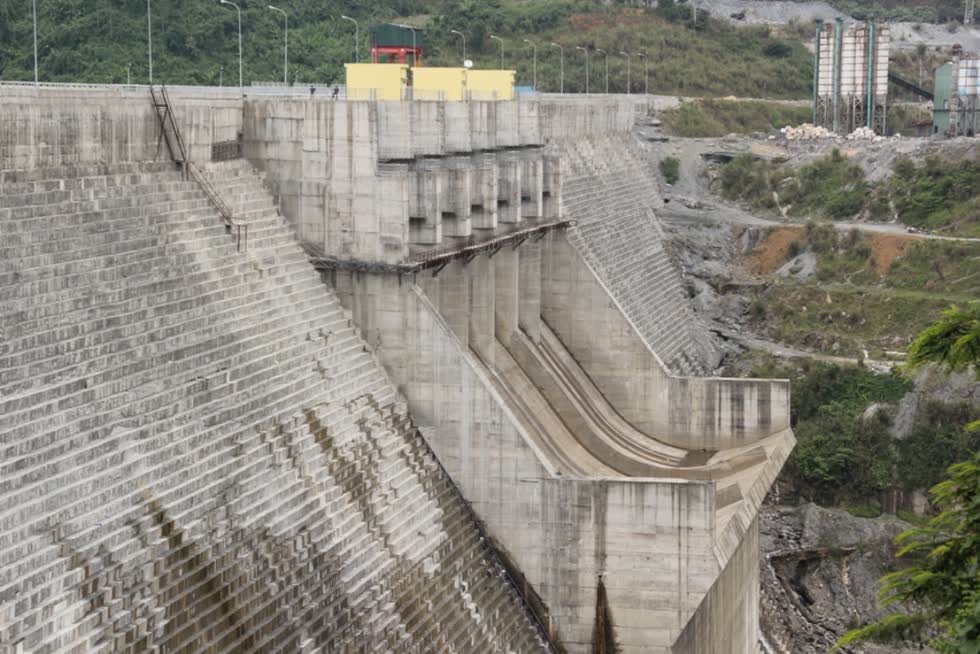 Đà Nẵng đề nghị các thủy điện vùng thượng nguồn phải xả nước.