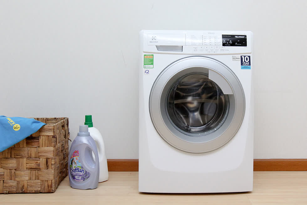 Luôn mở cửa máy giặt lồng ngang để thoáng khí, tránh mùi ẩm mốc khi không sử dụng tiếp.