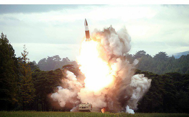 Tên lửa Triều Tiên rời bệ phóng hôm 16/8.