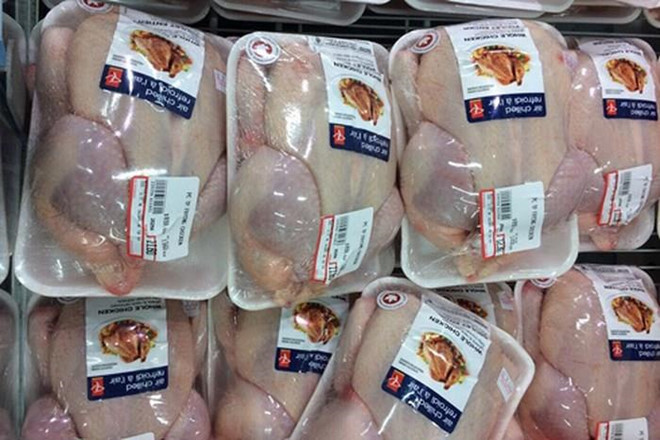   Nửa đầu năm nay, Việt Nam nhập khẩu thịt gà nhiều nhất từ thị trường Mỹ, lên đến hơn 62.400 tấn, giá trung bình 22.420 đồng mỗi kg.  