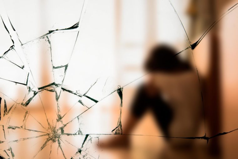 16 sự thật đáng lên án về tình trạng bạo lực gia đình  