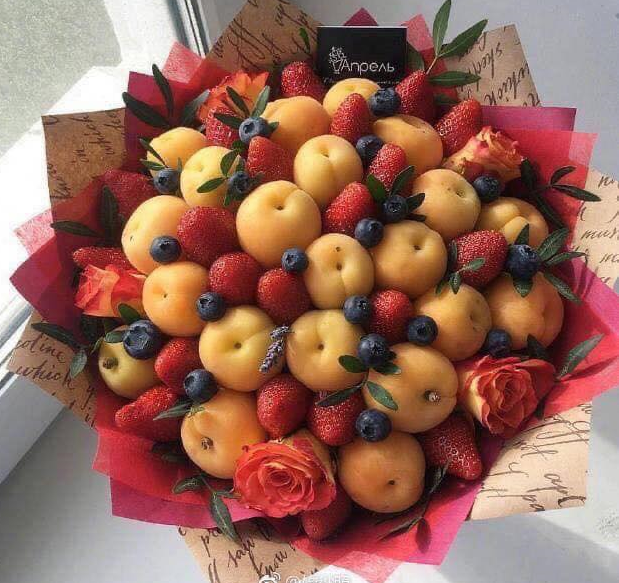 Bó hoa trái cây đang được các bạn trẻ săn lùng làm quà tặng nhân ngày Phụ nữ Việt Nam sắp tới