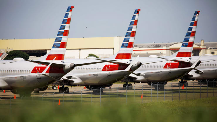 Máy bay Boeing 737 Max của American Airlines ngồi bên ngoài nhà chứa bảo trì tại Sân bay Quốc tế Tulsa (TUL) ở Tulsa, Oklahoma, Mỹ, vào Thứ Ba, ngày 14/5/2019. Ảnh: Bloomberg