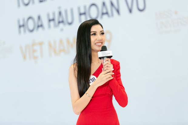 Thúy Vân bị ban giám khảo  