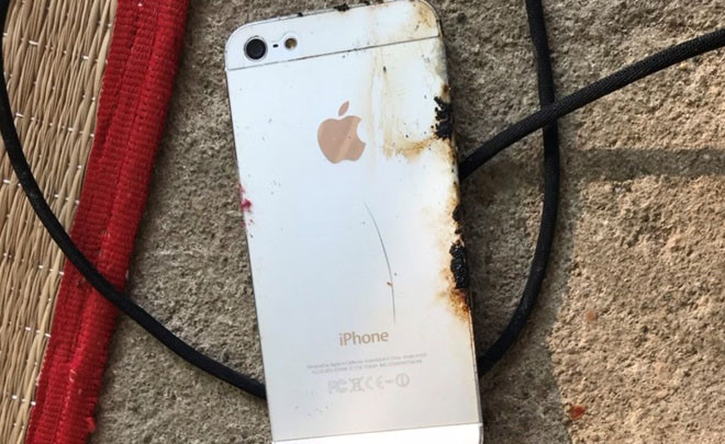 Điện thoại iPhone của anh Tài sử dụng và đây là hiện trạng của nó sau khi phát nổ